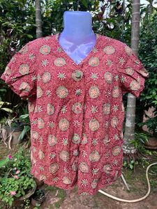 Red Floral Print V-Neck Blouse