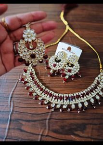 Elegant Kundan Necklace & Earring Set