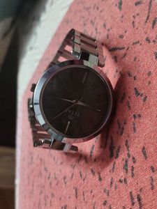 brand new Elegant Silver Chain Watch
