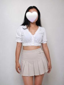 v neck white puff crop top
