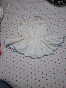 white swan coded top