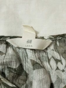 Chic H&amp;M Tropical Print top
