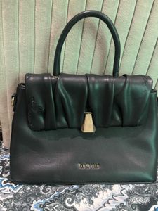 Stylish Van Heusen Handbag