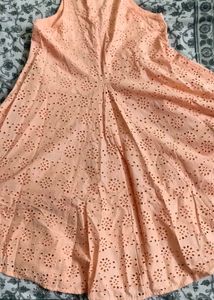 Women's Peach Schiffli Embroidered Sleeveless Fit