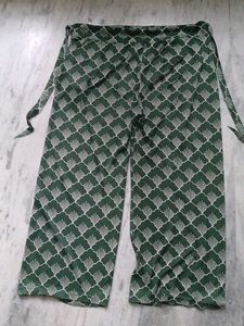 Stylish Green Patterned Wide-Leg Pants with Pocket