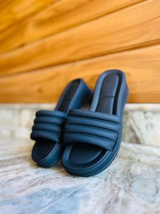 Trendy Black Slippers/flip Flops ✨