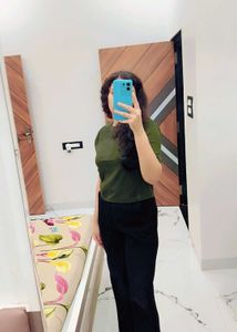 Stylish Olive Green Cropped Top 💚