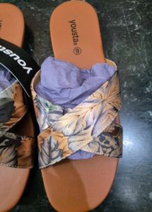 Brand new Youstao Floral Print Flats in size 6