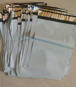 100 Medium Size Shipping Bags