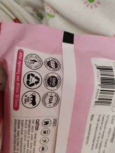 Rose scented wet wipes for face and body
