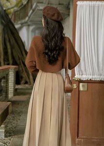 Flowy Pleated Vintage Midi Skirt