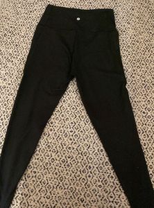Black High-Waisted Leggings with Pockets