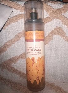 Bath & Body Works Pumpkin Swirl Cake Mist