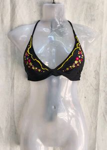 20410. Black floral brallete