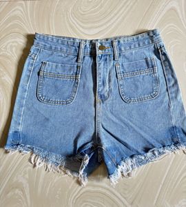 🩵Your go-to summer denim shorts, size S 🩵