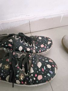 Unique Terrazzo Print Casual Sneakers
