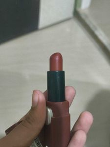 SHILLS Professional Sunscreen SPF50+bownLipstick