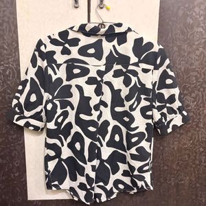 Stylish Black &amp; White Abstract Print Top