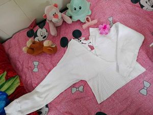 back deep v neck Bow white top