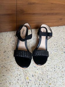 👡🖤 Chic Black Woven Wedge Sandals 🖤 👡