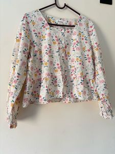 Cute Floral Print top
