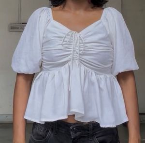 Chic White Cropped Puff Sleeve Top