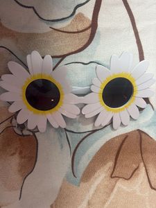 From Hopscotch Daisy Flower Sunglasses