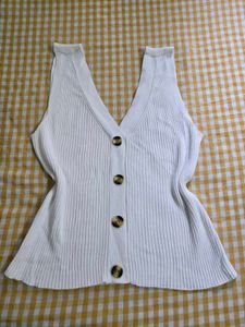 white ribbed buttoned up top bust 36