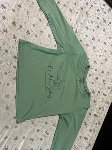 Long Sleeves Cropped Tee