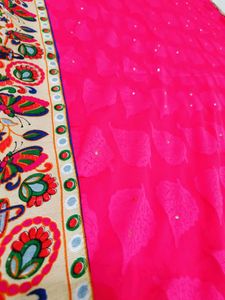 🇳🇿💫🎀Elegant Pink Saree with Intricate