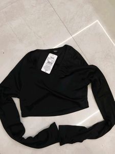 Black Long Sleeve Crop Top