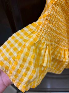 Cute yellow striped top