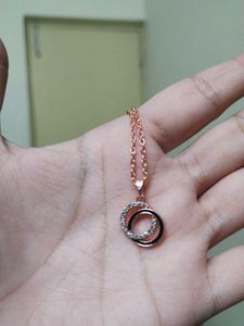 Elegant Circle Pendant Necklace