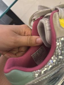 Limited Edition ‼️ Skechers Bling shoes! UK 6