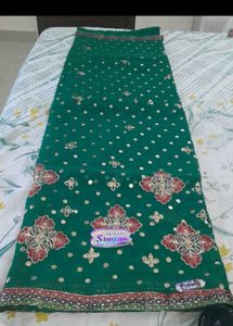 Elegant Green Saree with Blouse Piece