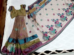 🇳🇿💫🎀Elegant Floral Embroidered Saree