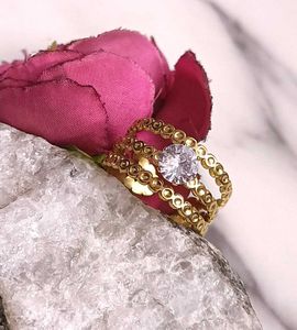 Elegant Gold Ring with Crystal