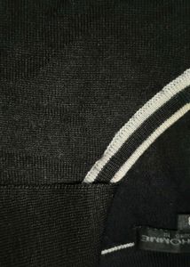 V-neck collar Sweate