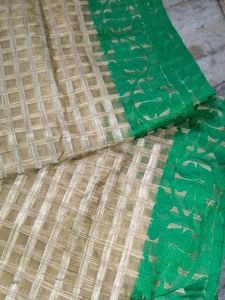 Elegant Checked Saree with Green Border