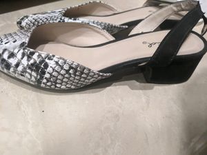 Very Good Condition Sandals