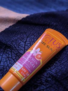 Lotus sunscreen spf 50 pa +++