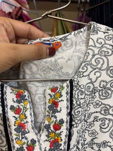 Rangriti Embroidered Kurta