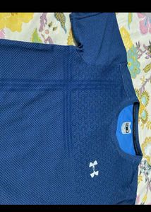 Under Armour Active wear Blue T-Shirt