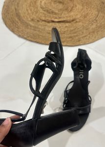 New Elegant Black Heels