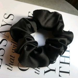 Set Of 3 L,M,S Black Satin Scrunchies