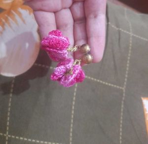 HANDCRAFTED KNIT EARRING WITH GOLD STUDS💗