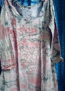 Elegant Embroidered Kurti