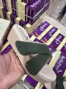 Bella Feet Wedge Sandals