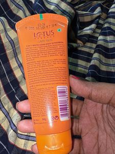 Lotus Herbals Safe Sun Daily Sunscreen