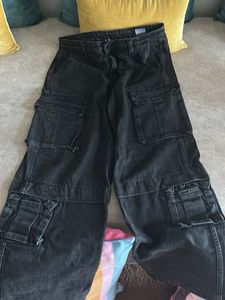 Chic Black Cargo Jeans